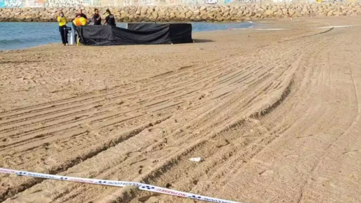 Encuentran el cadáver de un bebé en una playa de Tarragona