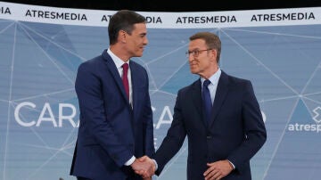Las medias verdades, mentiras e imprecisiones de Sánchez y Feijóo en su debate cara a cara en Atresmedia