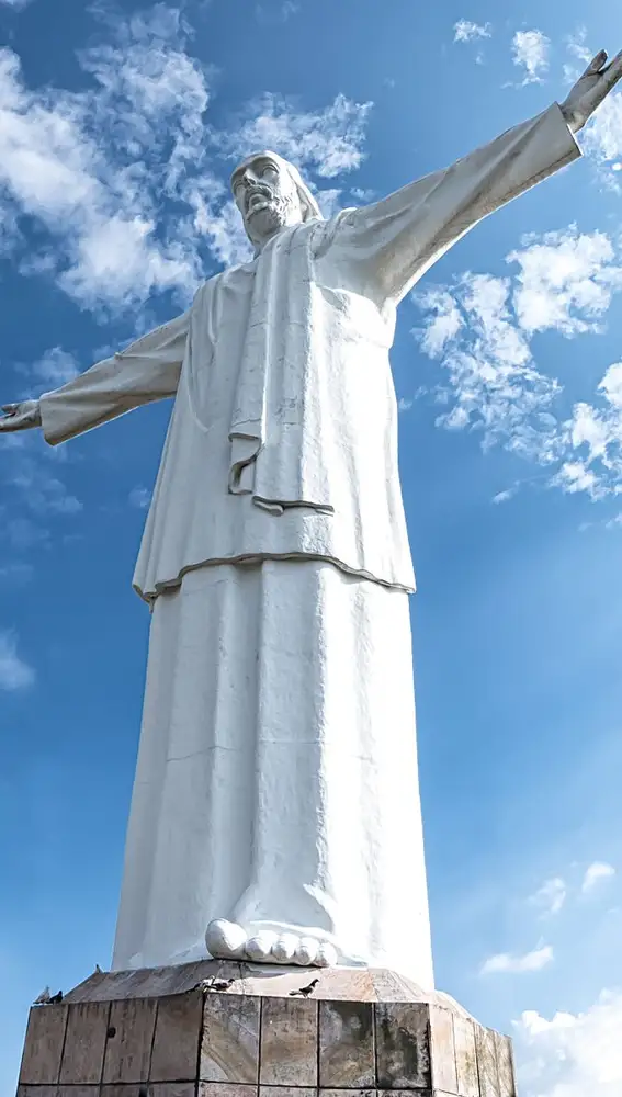 Monumento a Cristo Rey en Cali. Colombia