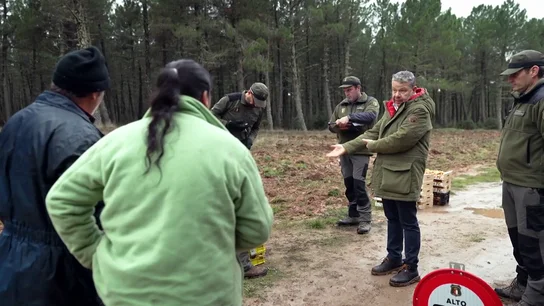 Estalla la tensión entre agentes forestales y una recolectora ilegal de setas: "¡Vamos, no me jodas!" Estalla la tensión entre agentes forestales y una recolectora ilegal de setas: "¡Vamos, no me jodas!"