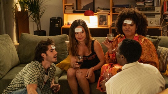 Jimmy Castro y Tai Fati dan vida a las personas más importantes para David (Álvaro Mel), en 'Un cuento perfecto'.