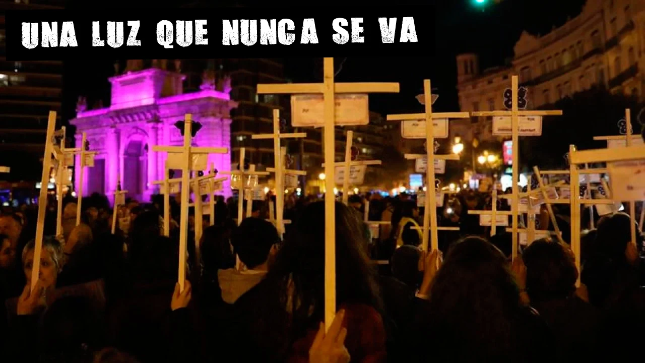 Ni un paso atrás, por Roy Galán Ni un paso atrás, por Roy Galán