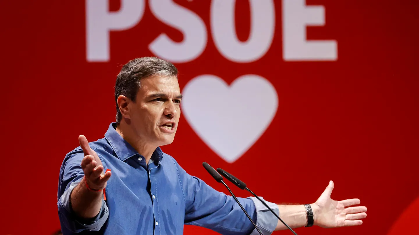 El presidente del Gobierno Pedro Sánchez este sábado durante el mitin que ha organizado el PSOE en la ciudad de Valencia. El presidente del Gobierno Pedro Sánchez este sábado durante el mitin que ha organizado el PSOE en la ciudad de Valencia.