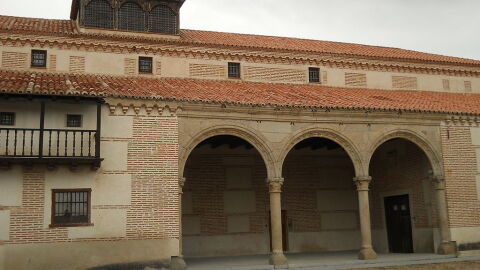 Fachada Casa de Isabel la Católica