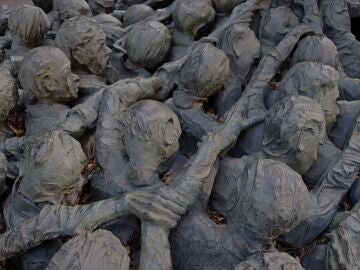 Estatuas que simbolizan a las víctimas de las grandes guerras del siglo XX.