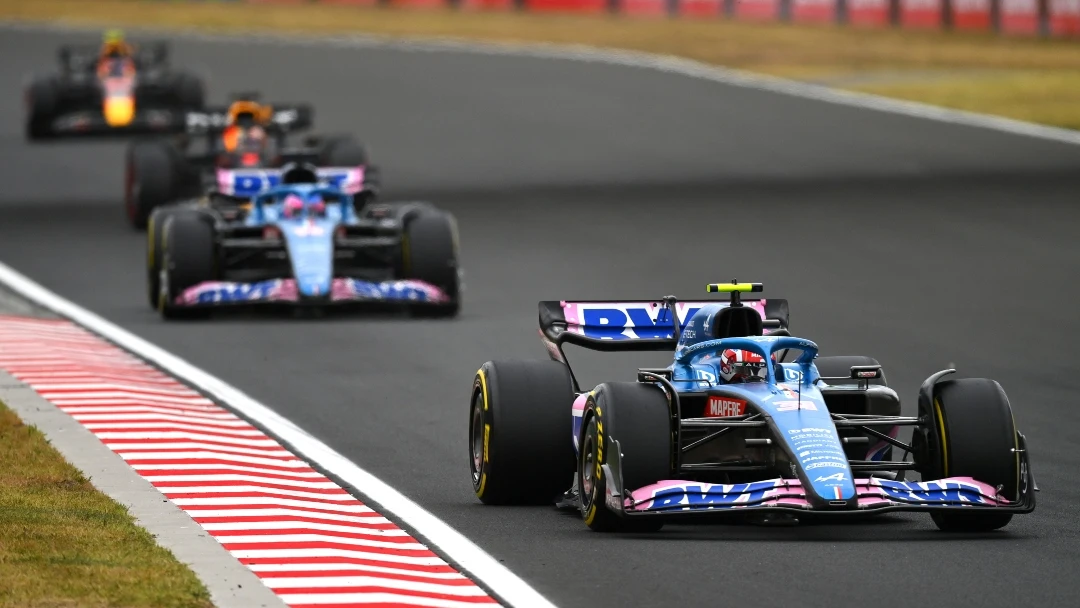 Fernando Alonso y Esteban Ocon en Alpine