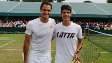 Roger Federer y Carlos Alcaraz 