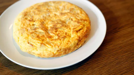 Imagen de archivo de una tortilla de patata. Imagen de archivo de una tortilla de patata.