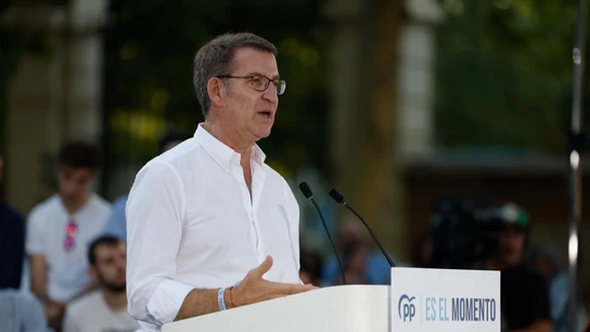 El candidato del PP a la presidencia, Alberto Núñez Feijóo (c), protagoniza un mitin celebrado este jueves en Madrid. El candidato del PP a la presidencia, Alberto Núñez Feijóo (c), protagoniza un mitin celebrado este jueves en Madrid.
