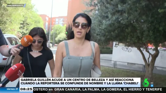 Gabriela Guillén (madre del hijo de Bertín Osborne) cuando una reportera se confunde y la llama por el nombre de otra ex Gabriela Guillén (madre del hijo de Bertín Osborne) cuando una reportera se confunde y la llama por el nombre de otra ex