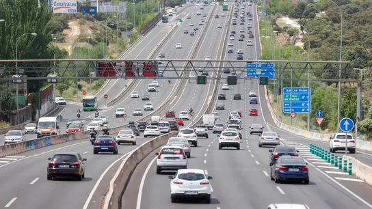 Imagen de archivo de una vista del tráfico en la carretera de La Coruña desde Madrid. Imagen de archivo de una vista del tráfico en la carretera de La Coruña desde Madrid.