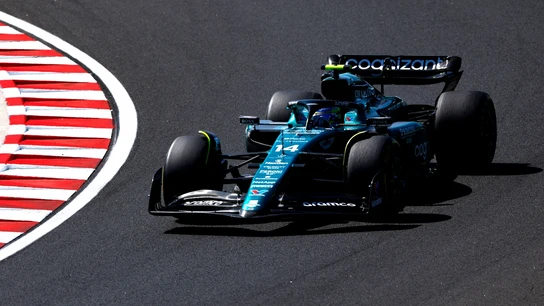 Fernando Alonso, con el Aston Martin Fernando Alonso, con el Aston Martin