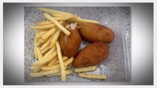 Croquetas y patatas fritas