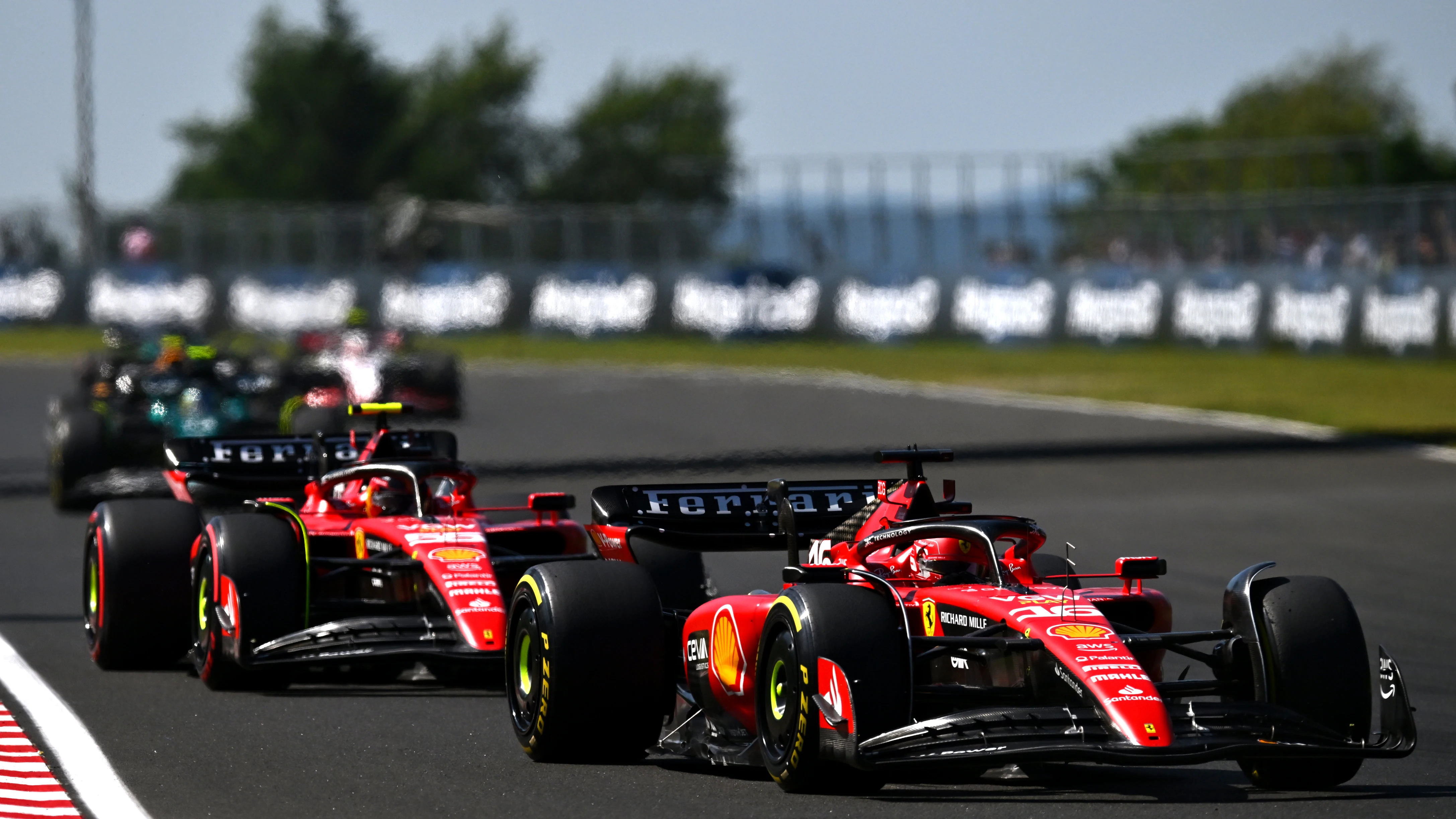 Charles Leclerc y Carlos Sainz