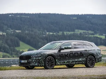 El nuevo Skoda Superb llega en noviembre con más espacio y tecnología, además de una atractiva versión PHEV El nuevo Skoda Superb llega en noviembre con más espacio y tecnología, además de una atractiva versión PHEV