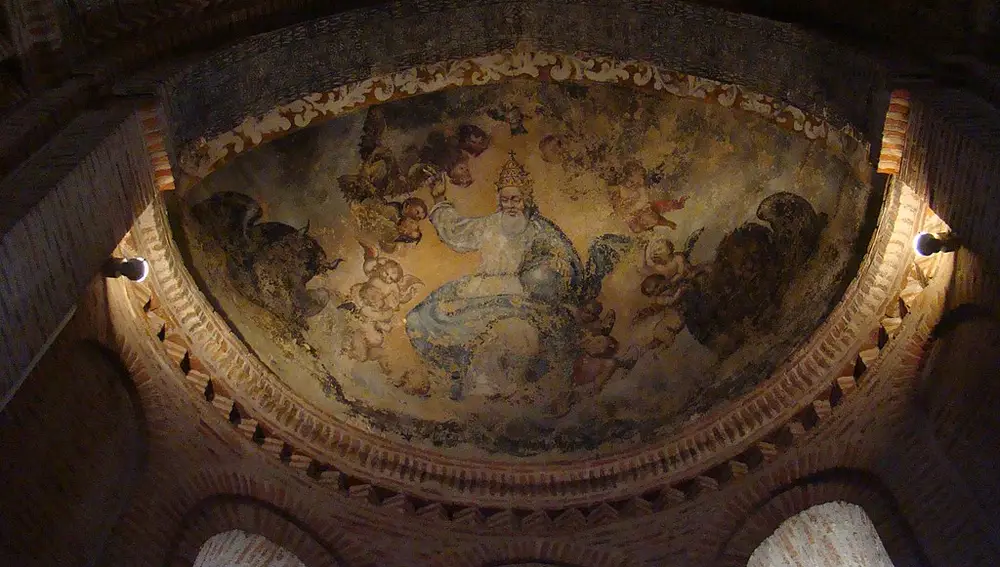 Interior de la cúpula de la Iglesia de San Salvador de los Caballeros. Toro