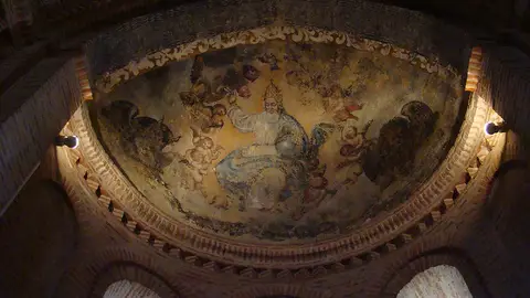 Interior de la cúpula de la Iglesia de San Salvador de los Caballeros. Toro Interior de la cúpula de la Iglesia de San Salvador de los Caballeros. Toro