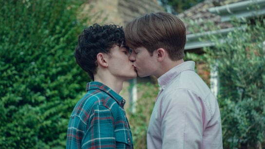 Para Charlie (Joe Locke) y Nick (Kit Connor) no va a ser fácil hacer pública su relación.