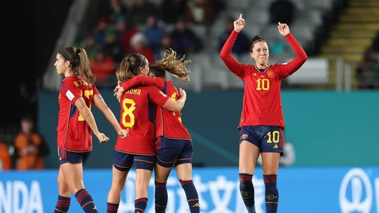 Jugadoras de España celebran uno de los tantos ante Zambia Jugadoras de España celebran uno de los tantos ante Zambia