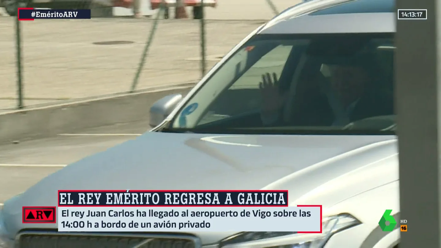 Juan Carlos I aterriza en España para pasar una semana de regatas en Galicia Juan Carlos I aterriza en España para pasar una semana de regatas en Galicia