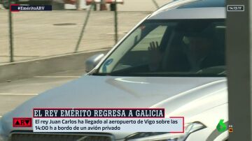 Juan Carlos I aterriza en España para pasar una semana de regatas en Galicia