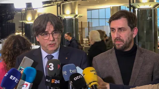 Carles Puigdemont y Toni Comín Llarena no resolverá sobre la euroorden de Puigdemont hasta que el TJUE se pronuncie sobre su inmunidad