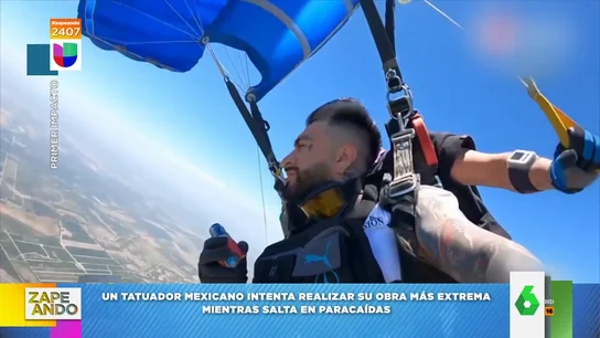 La obra más extrema de un tatuador mexicano mientras salta en paracaídas La obra más extrema de un tatuador mexicano mientras salta en paracaídas