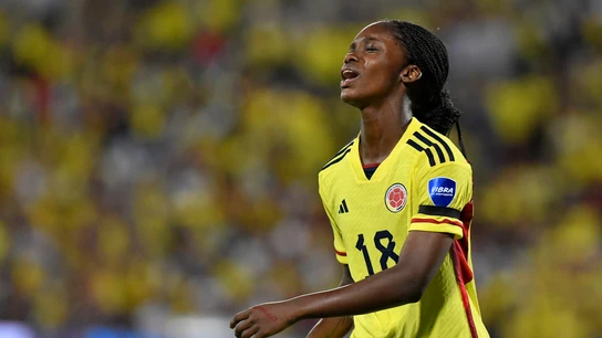 ¡Susto tremendo en el Mundial femenino! Linda Caicedo se desmaya entrenando ¡Susto tremendo en el Mundial femenino! Linda Caicedo se desmaya entrenando
