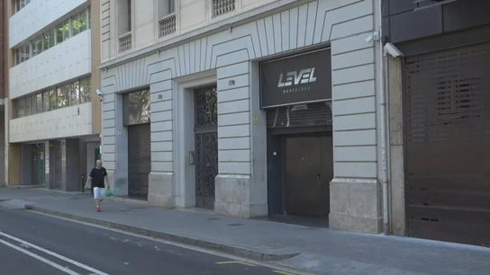 Herido de gravedad un joven en una discoteca de Barcelona al ser reducido por cuatro porteros Herido de gravedad un joven en una discoteca de Barcelona al ser reducido por cuatro porteros