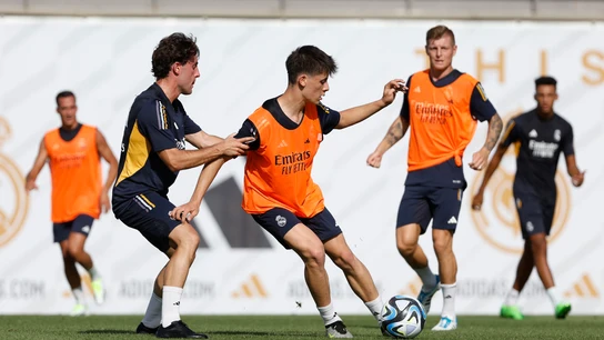 Arda Güler, ante Odriozola Arda Güler, ante Odriozola