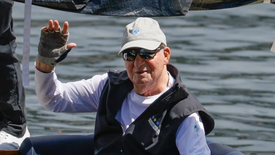 Juan Carlos I sale a navegar en el 'Bribón', que participa en las regatas de Sanxenxo Juan Carlos I sale a navegar en el 'Bribón', que participa en las regatas de Sanxenxo