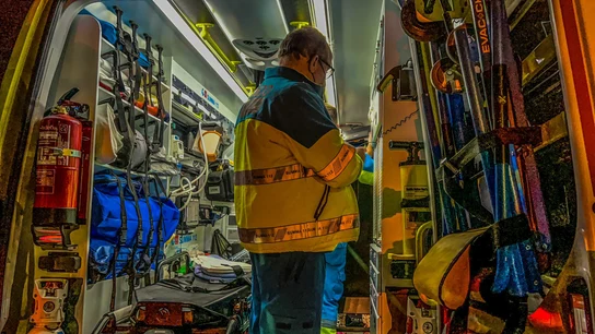Dos hombres heridos de gravedad por arma blanca en Guadalix de la Sierra, Madrid Dos hombres heridos de gravedad por arma blanca en Guadalix de la Sierra, Madrid