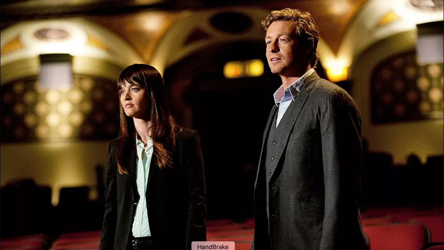 Teresa Lisbon (Robin Tunney) y Patrick Jane (Simon Baker), los protagonistas de 'El Mentalista'.