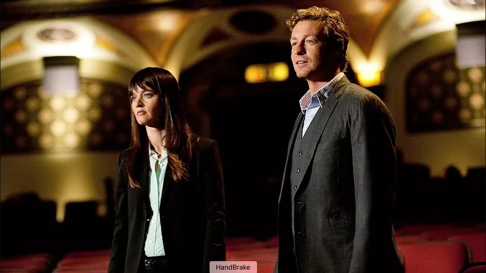 Teresa Lisbon (Robin Tunney) y Patrick Jane (Simon Baker), los protagonistas de 'El Mentalista'.