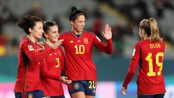 La selección de España celebra un gol