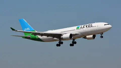 Imagen de archivo de un avión de la empresa Level Imagen de archivo de un avión de la empresa Level