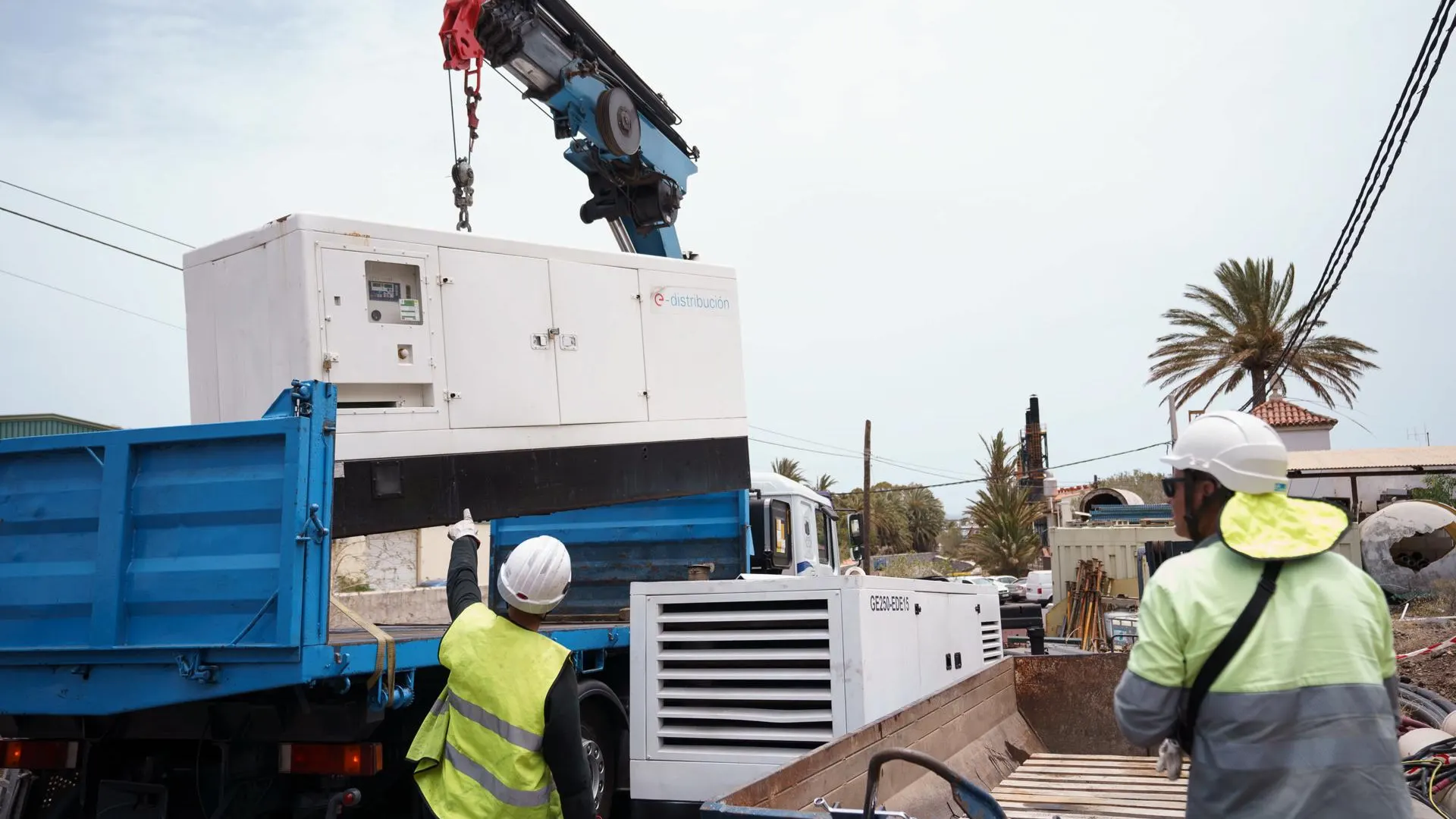 La Gomera recupera el 70% del suministro mientras 5.000 vecinos continúan sin electricidad desde el domingo