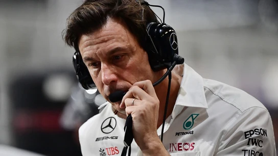 Mercedes califica como "catástrofe" la igualación de motores en la Fórmula 1 Mercedes califica como "catástrofe" la igualación de motores en la Fórmula 1