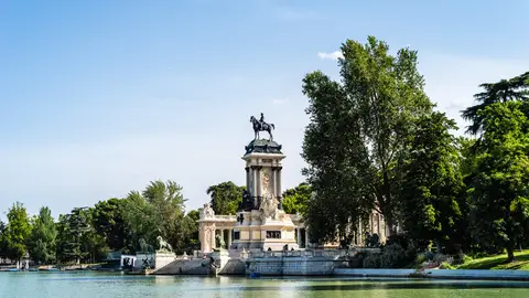 Estatua Alfonso XII Parque de El Retiro Estatua Alfonso XII Parque de El Retiro