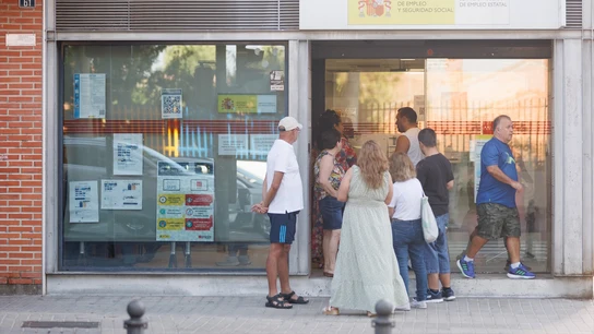 El paro baja en 10.968 personas en julio y anota su cifra mínima en 15 años en ese mes El paro baja en 10.968 personas en julio y anota su cifra mínima en 15 años en ese mes