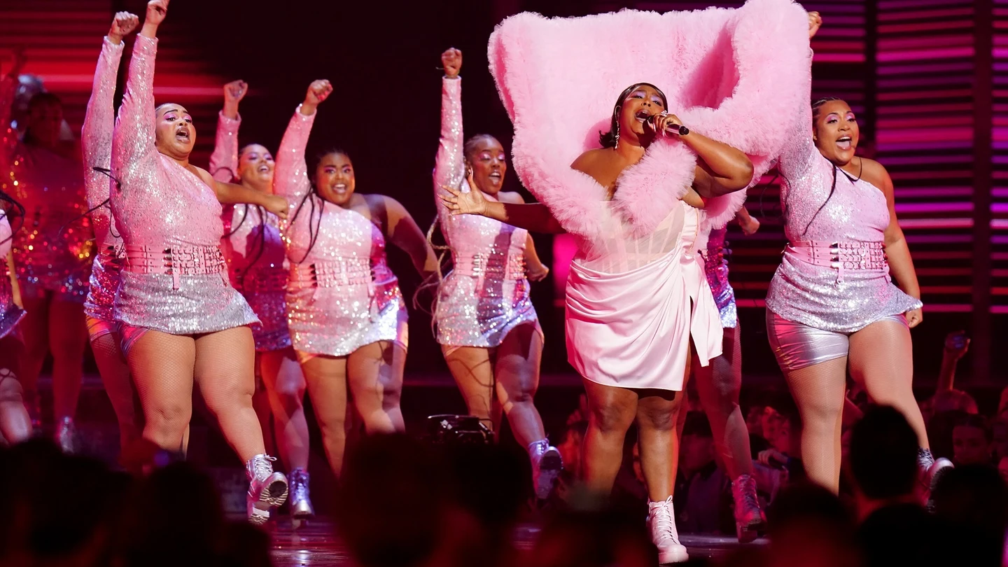 Tres exbailarinas demandan a Lizzo por acoso sexual y "ambiente laboral hostil" Tres exbailarinas demandan a Lizzo por acoso sexual y "ambiente laboral hostil"