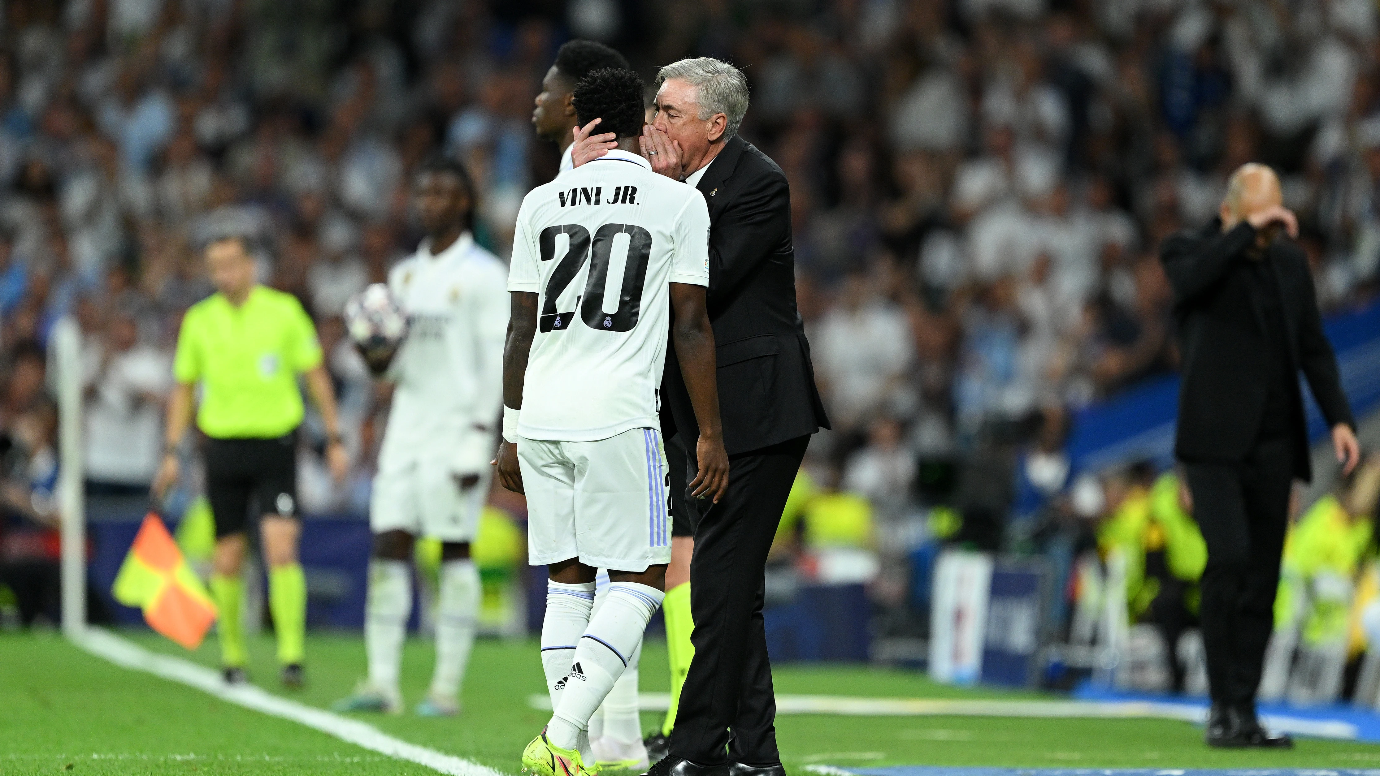 Vinicius Jr y Carlo Ancelotti