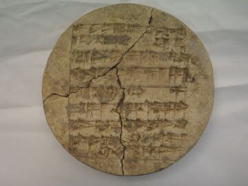 Hallan en un manuscrito del Museo Sefardi de Toledo una nueva inscripcion cuneiforme en lengua sumeria