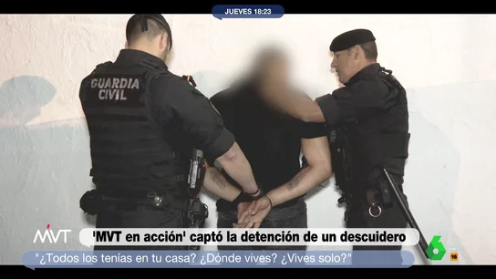 El impactante momento de la detención de un 'descuidero' con 33 móviles robados en el festival Viña Rock El impactante momento de la detención de un 'descuidero' con 33 móviles robados en el festival Viña Rock
