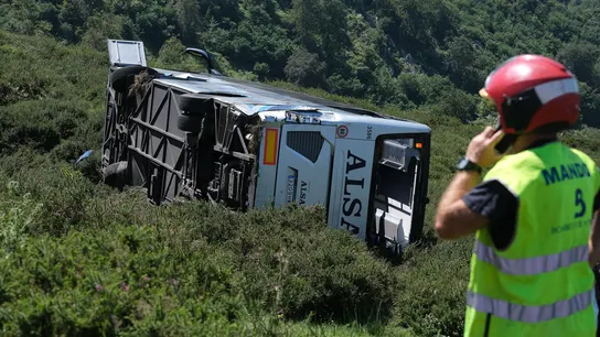 Autobús siniestrado en los Lagos de Covadonga Autobús siniestrado en los Lagos de Covadonga