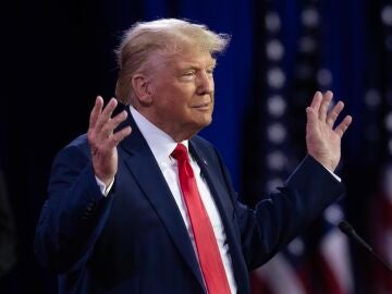 Trump asks to delay his trial in Washington for trying to reverse the electoral result until 2026
