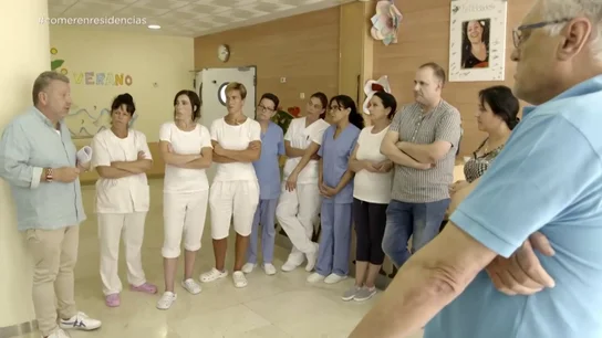 "Me han contado cosas que me han puesto los pelos de punta": así fue el encuentro de Chicote con los trabajadores de una residencia denunciada "Me han contado cosas que me han puesto los pelos de punta": así fue el encuentro de Chicote con los trabajadores de una residencia denunciada