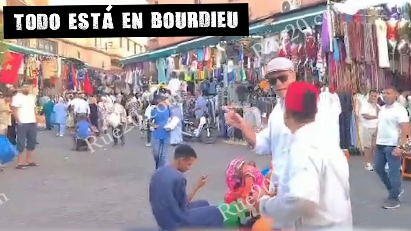 Captura del v&iacute;deo del diario marroqu&iacute; Rue 20 con Pedro S&aacute;nchez paseando por Marrakech 