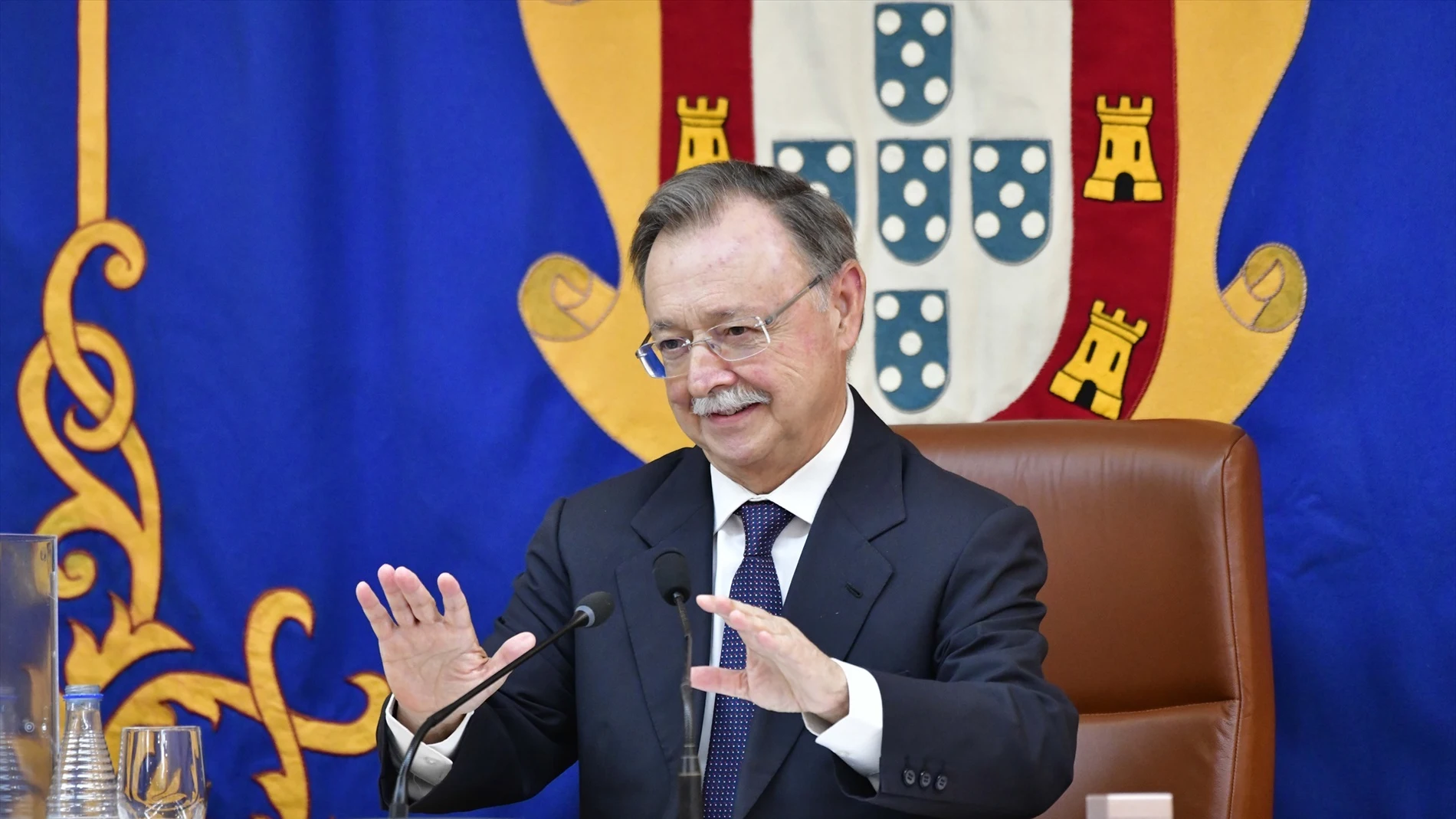El presidente del PP ceutí, Juan Jesús Vivas (PP), durante la sesión de constitución del Ayuntamiento de Ceuta.