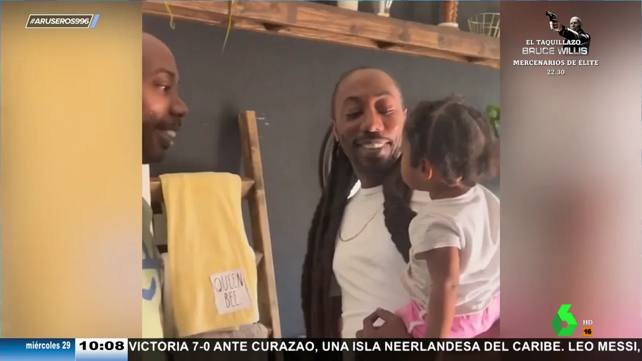 La divertida confusión de una niña cuando conoce al hermano gemelo de su padre: "¡Son clavados!"